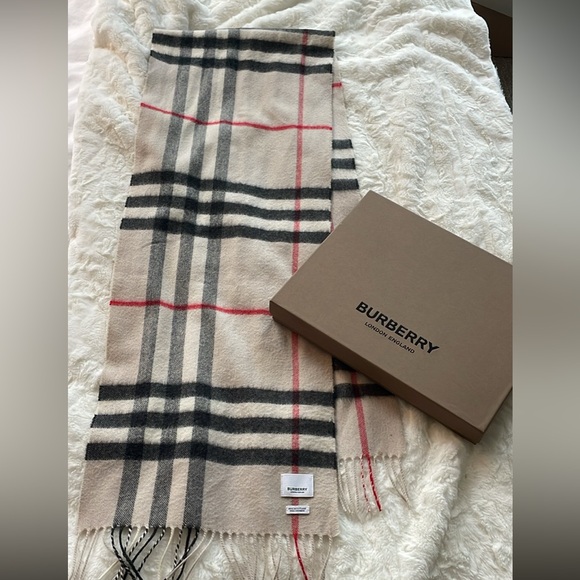 Burberry cashmere check scarf authentic - Picture 1 of 4